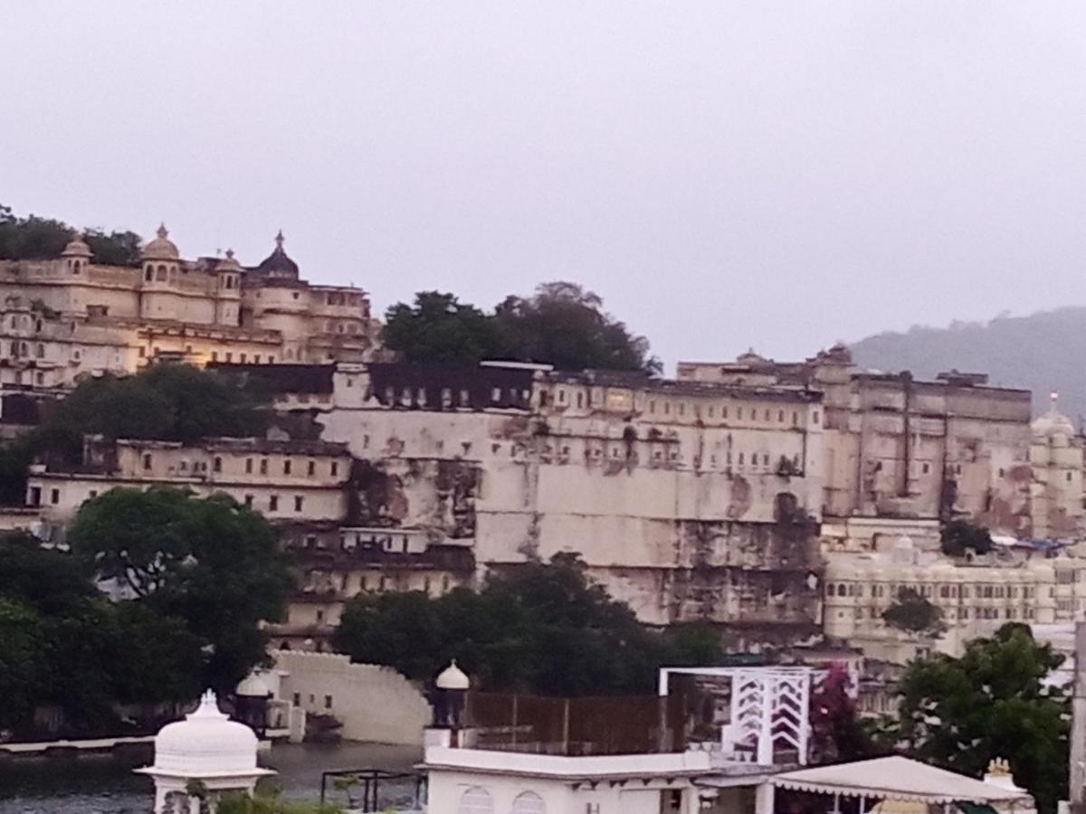 The Royal Lake View Villa Udaipur Buitenkant foto