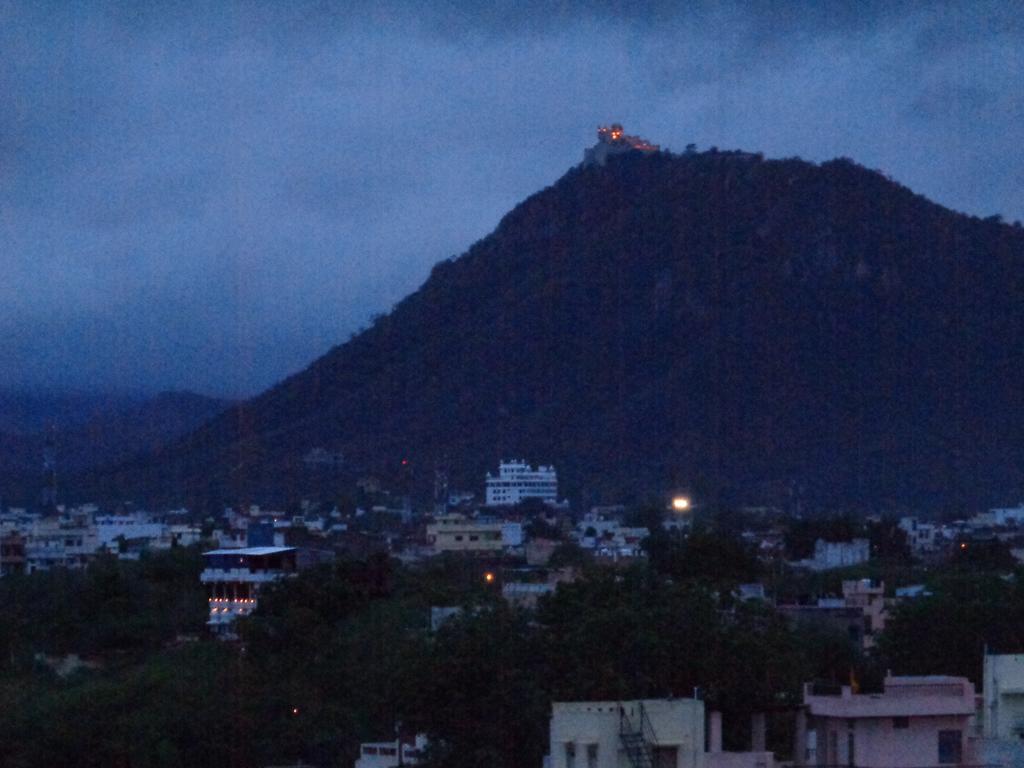 The Royal Lake View Villa Udaipur Buitenkant foto